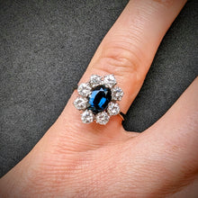 Lade das Bild in den Galerie-Viewer, Entourage Ring 585 Gold Wien blauer Saphir 1,1 Carat Diamant 1 Carat RG 52 S
