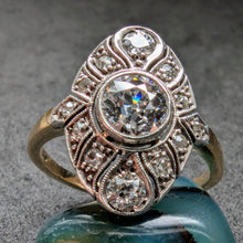 Lade das Bild in den Galerie-Viewer, Art Deco Schiffchen Ring 585 Gold Diamant
