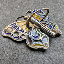 Lade das Bild in den Galerie-Viewer, Georg Adam Scheid GAS Jugendstil Schmetterling Brosche 800 Silber Fensteremaille alt antik c. 1900
