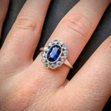 Lade das Bild in den Galerie-Viewer, Art Deco Ring 900 Platin 10% Iridium 1,6 Ct. blauer Saphir Diamant antik RG 60 S
