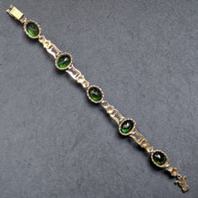 Lade das Bild in den Galerie-Viewer, Jugendstil Art Deco Designer Armband grüner Turmalin 16 Carat alt antik c. 1910
