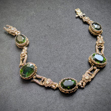 Lade das Bild in den Galerie-Viewer, Jugendstil Art Deco Designer Armband grüner Turmalin 16 Carat alt antik c. 1910
