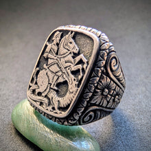 Load image into Gallery viewer, Ring Heiliger Georg Drachentöter 800 Silber alt antik c. 1920 RG 64 S
