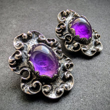 Load image into Gallery viewer, Vintage Tracht Ohrringe Ohrclips 835 Silber Amethyst BAS alt Handarbeit S
