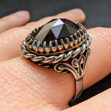 Lade das Bild in den Galerie-Viewer, Vintage Tracht Ring 835 Silber facettierter XL Granat alt RG 62 S
