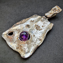 Load image into Gallery viewer, Vintage Modernismus Brutalismus Anhänger 835 Silber Amethyst alt 1970s S
