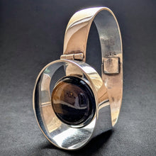 Lade das Bild in den Galerie-Viewer, Vintage Armreif Christer Stenberg for Kaunis Koru 925 Silber Tigerauge Armband 1975 S
