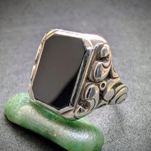 Load image into Gallery viewer, Jugendstil Designer Ring 800 Silber Onyx Herrenring alt antik c. 1920 RG 65 S
