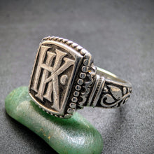 Load image into Gallery viewer, Jugendstil Monogramm Ring 900 Silber HK KH alt c. 1920 RG 63 S
