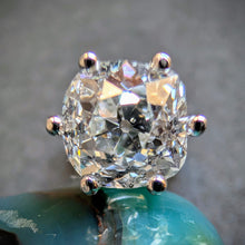 Load image into Gallery viewer, Ohrstecker 950 Platin Diamant Old Mine Cut c. 0,60 Carat Ohrring einzeln S
