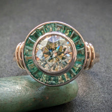 Lade das Bild in den Galerie-Viewer, Art Deco Halo Ring 585 Gold Diamant c. 1,12 Carat Smaragd Retro c. 1940 RG 55 S
