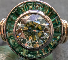 Lade das Bild in den Galerie-Viewer, Art Deco Halo Ring 585 Gold Diamant c. 1,12 Carat Smaragd Retro c. 1940 RG 55 S
